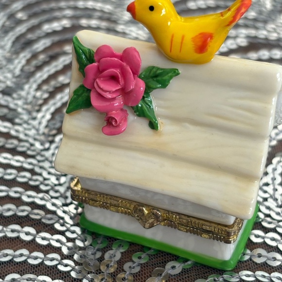 1960s Ceramic Birdhouse Trinket Box with Yellow Bird - Picture 11 of 13